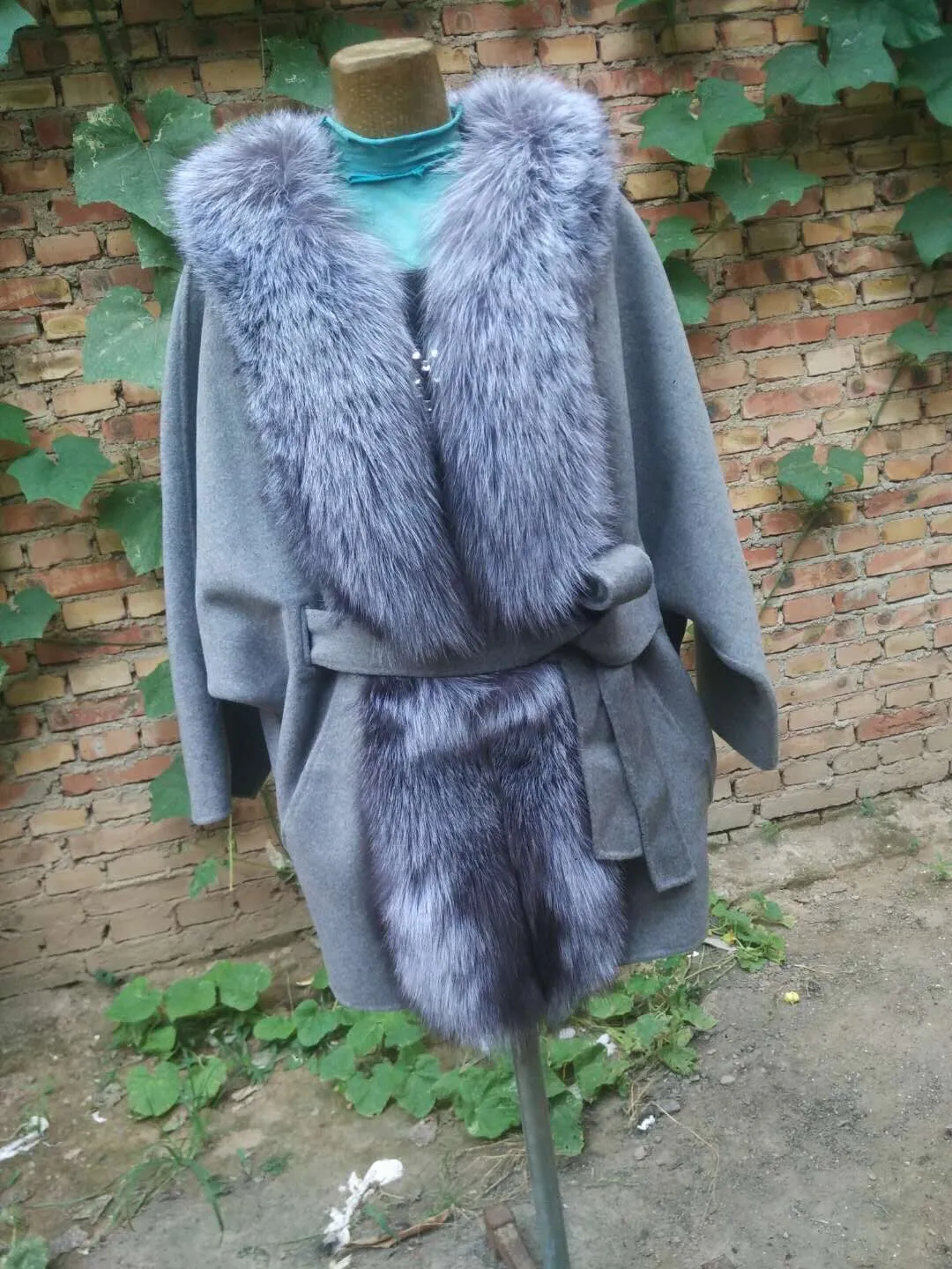 Long Nature Fox Fur Collar With Warm Cashmere Slim Woolen Coat Capped