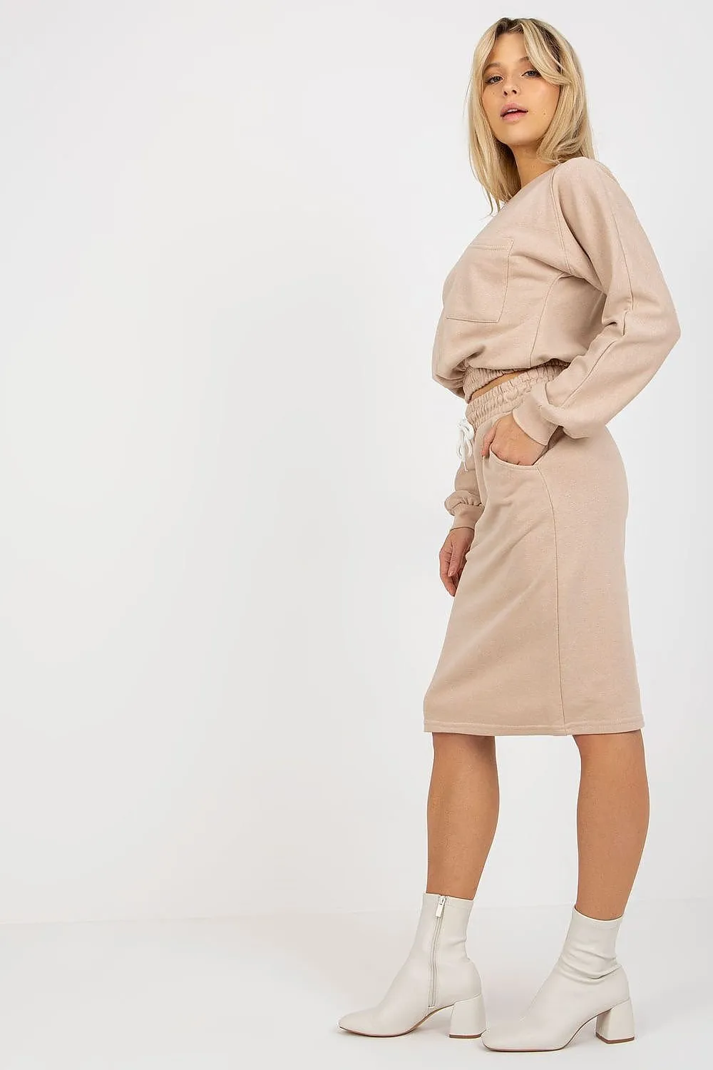 Long sleeves sweatshirt and skirt set
