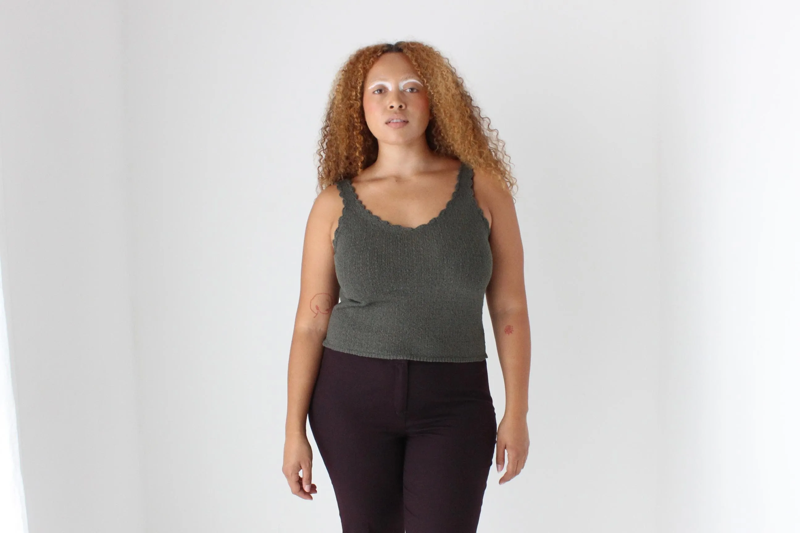 Minimal 90s Knit Scoop Neck Fitted Tank
