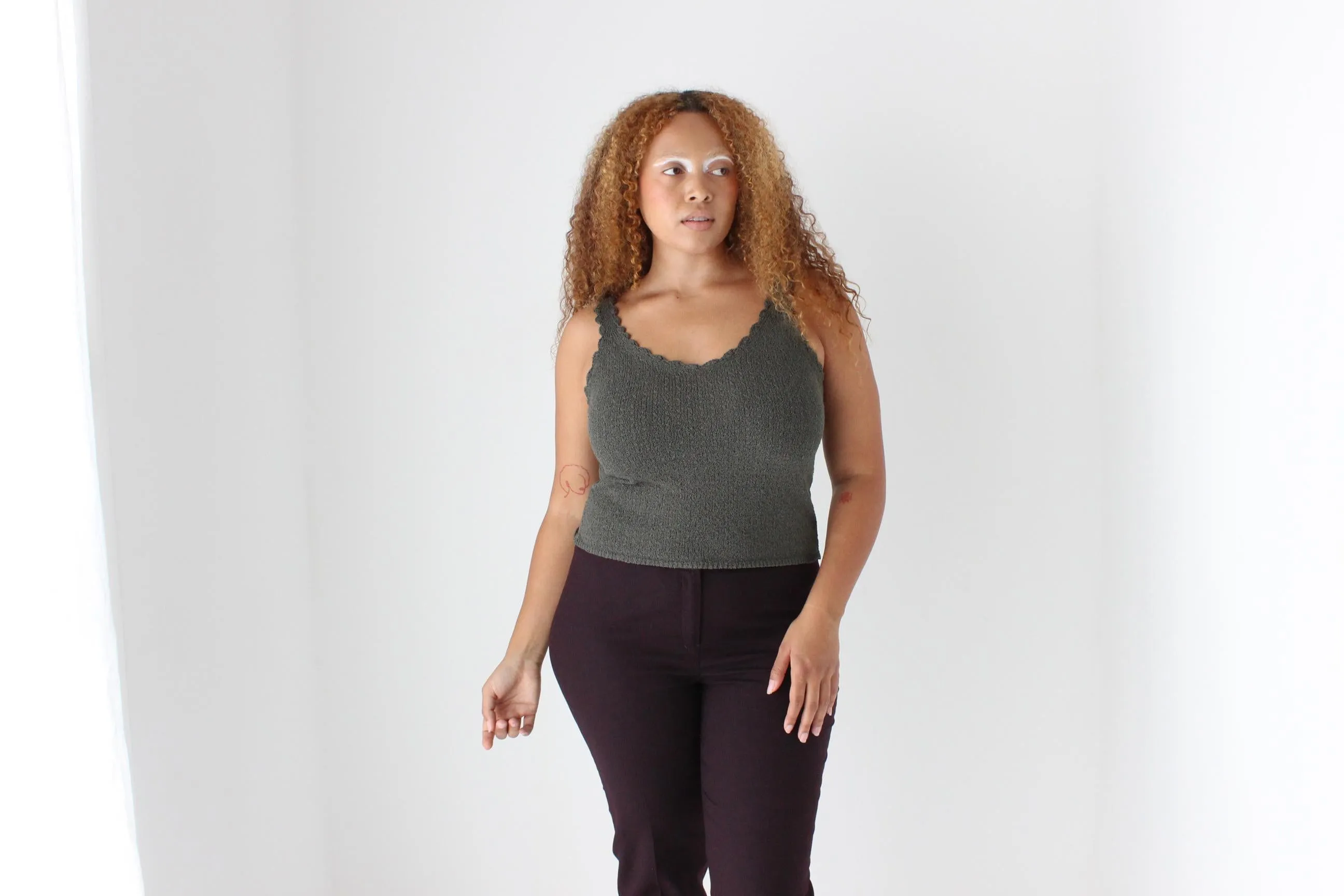 Minimal 90s Knit Scoop Neck Fitted Tank