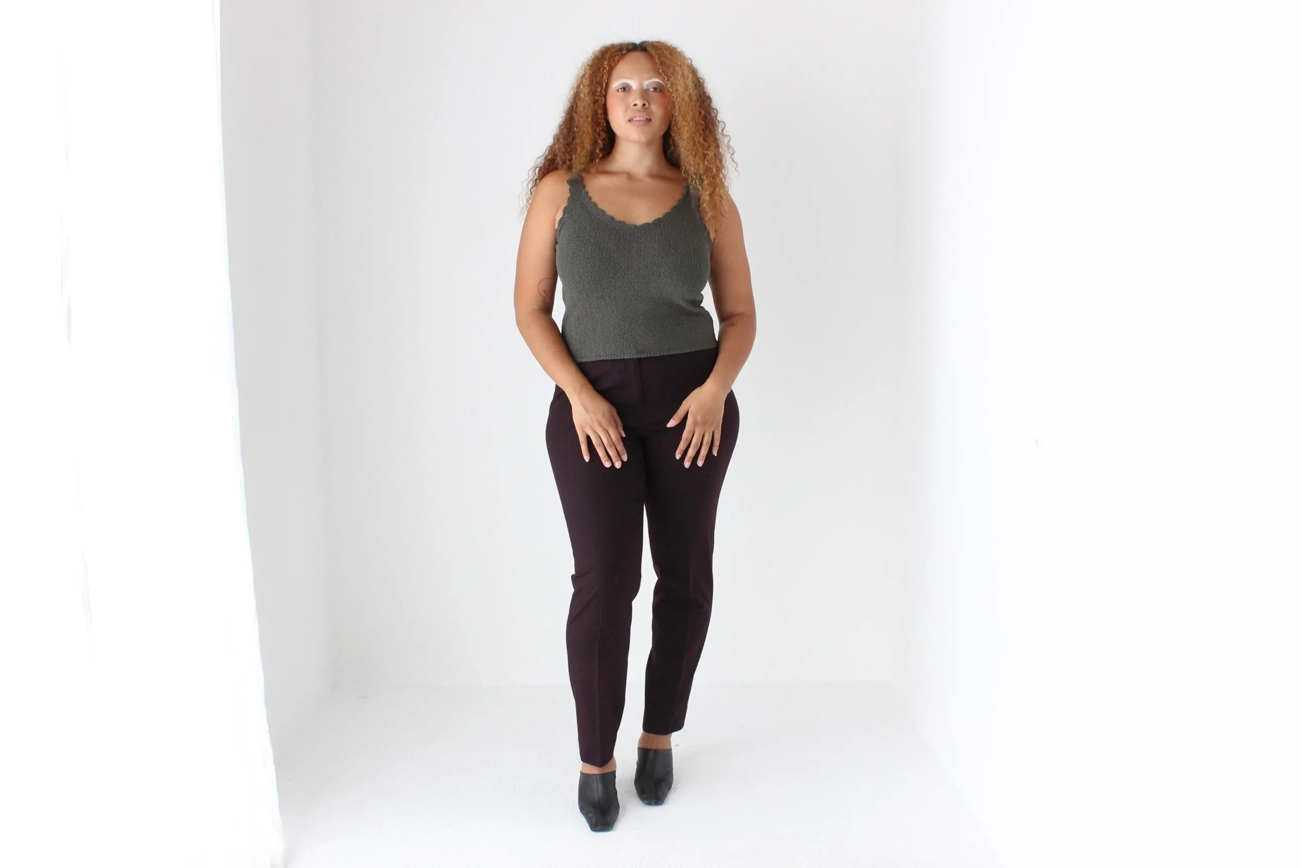 Minimal 90s Knit Scoop Neck Fitted Tank