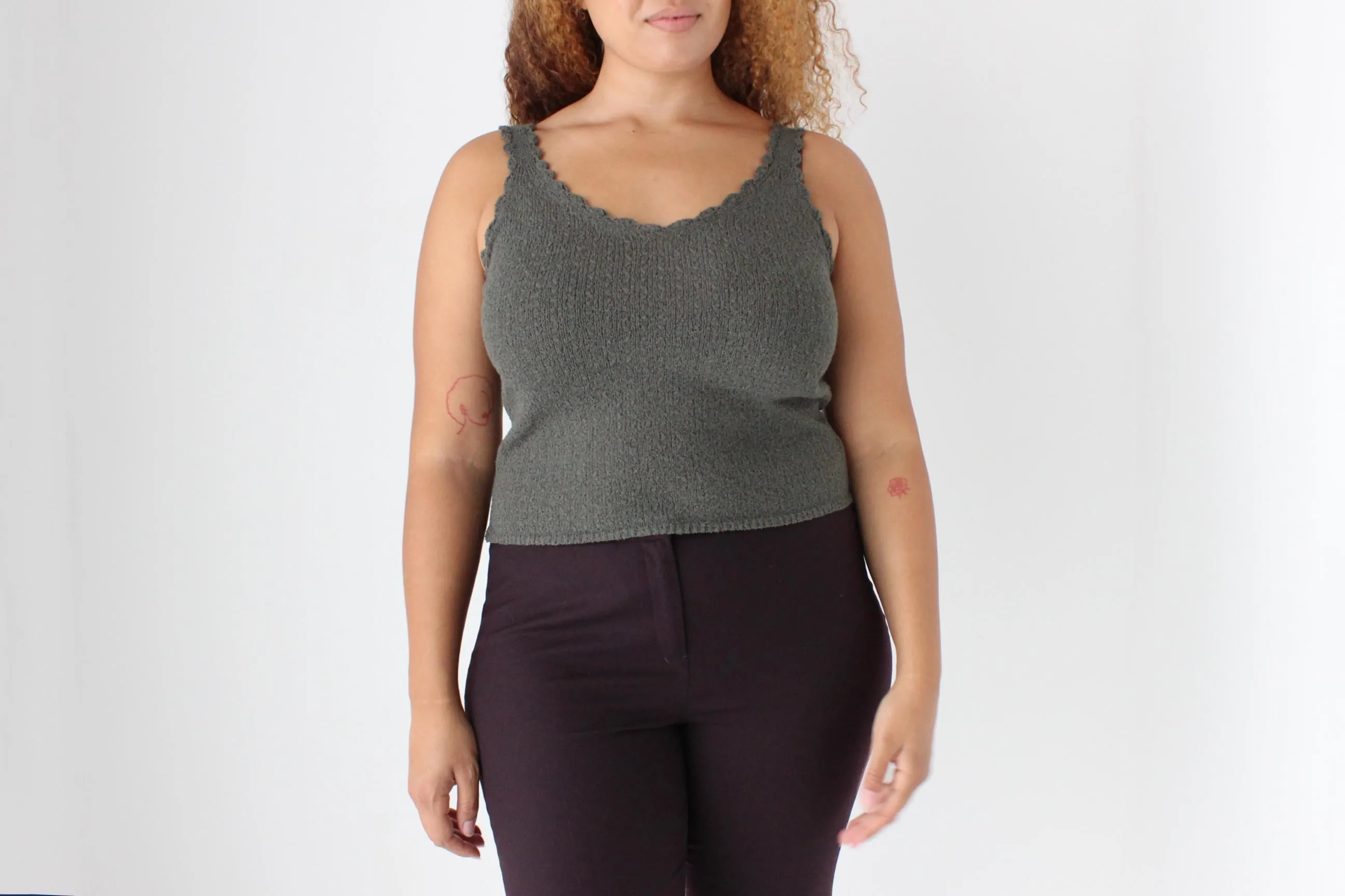 Minimal 90s Knit Scoop Neck Fitted Tank