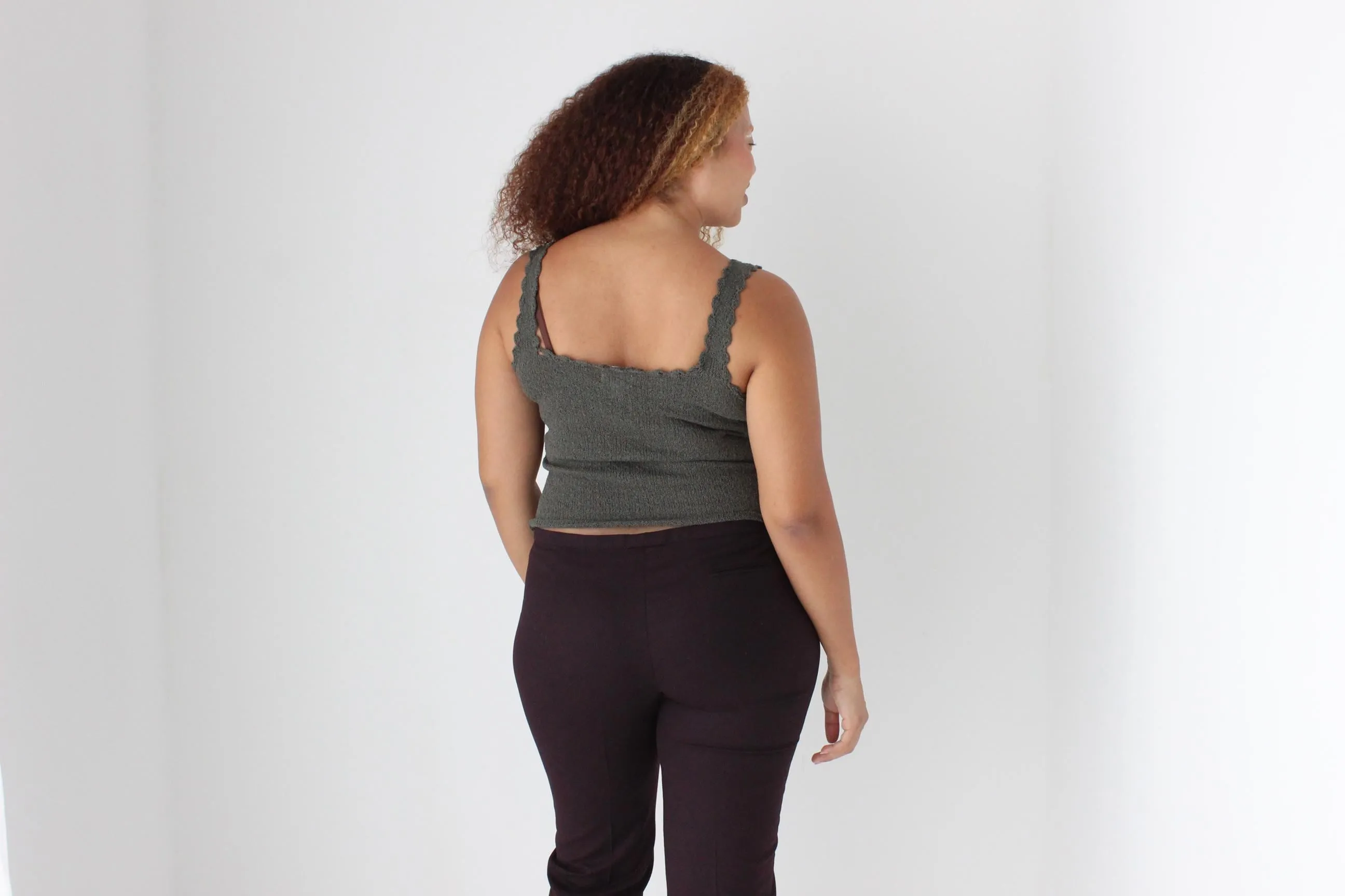 Minimal 90s Knit Scoop Neck Fitted Tank