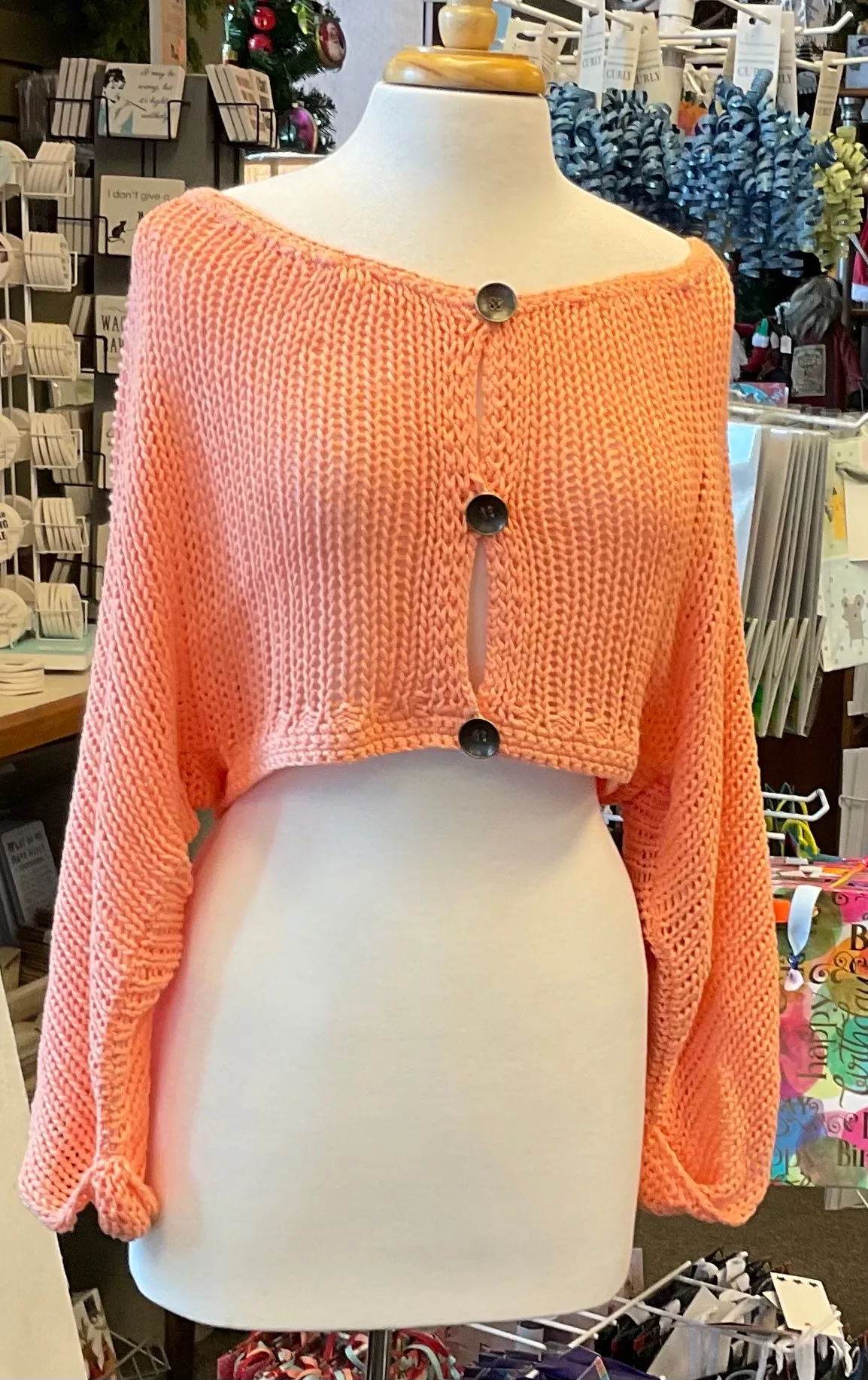 OPEN KNITTED CROPPED SWEATER W/BUTTON DETAIL COLOR LG/XLG