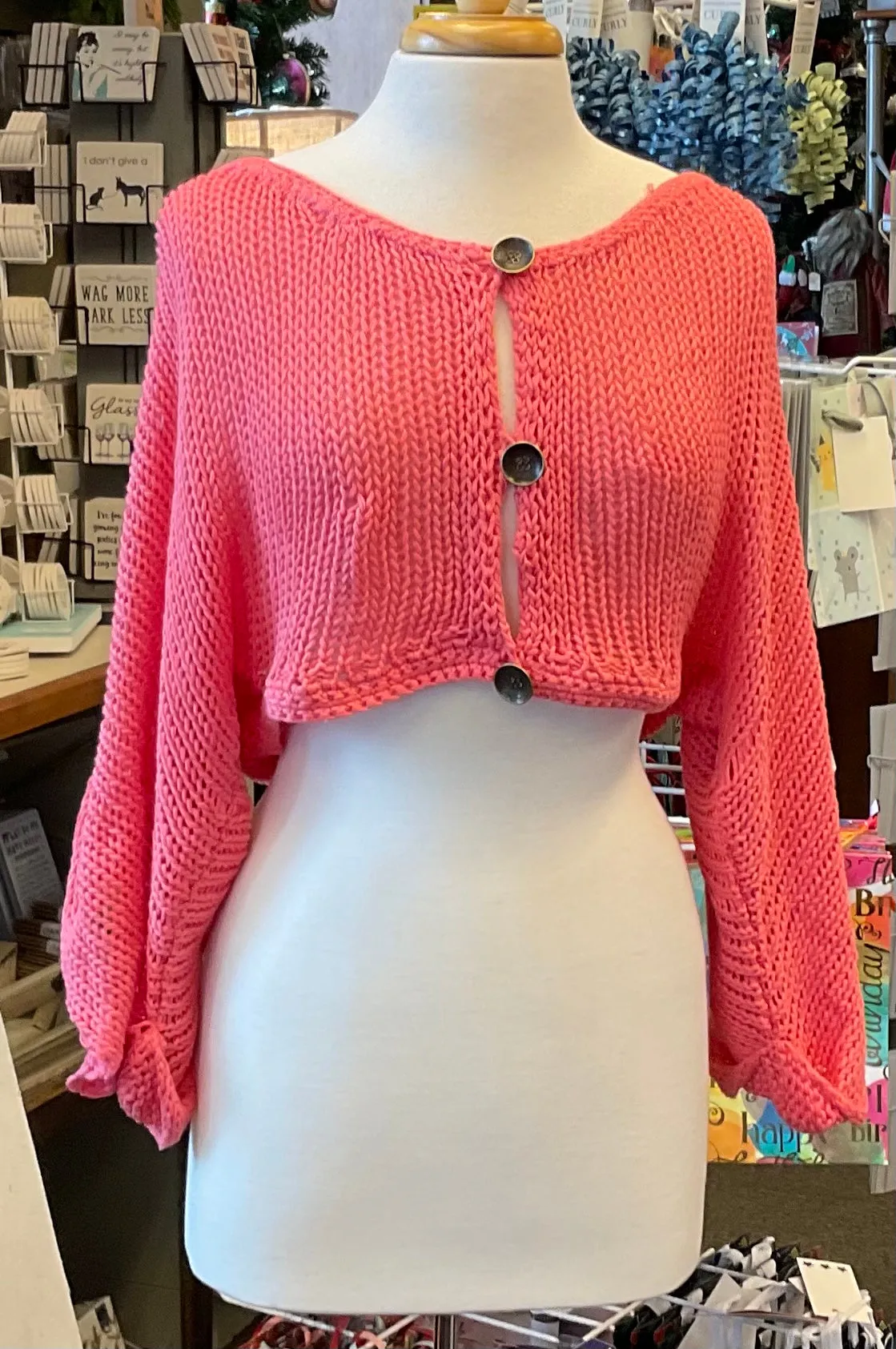 OPEN KNITTED CROPPED SWEATER W/BUTTON DETAIL COLOR LG/XLG