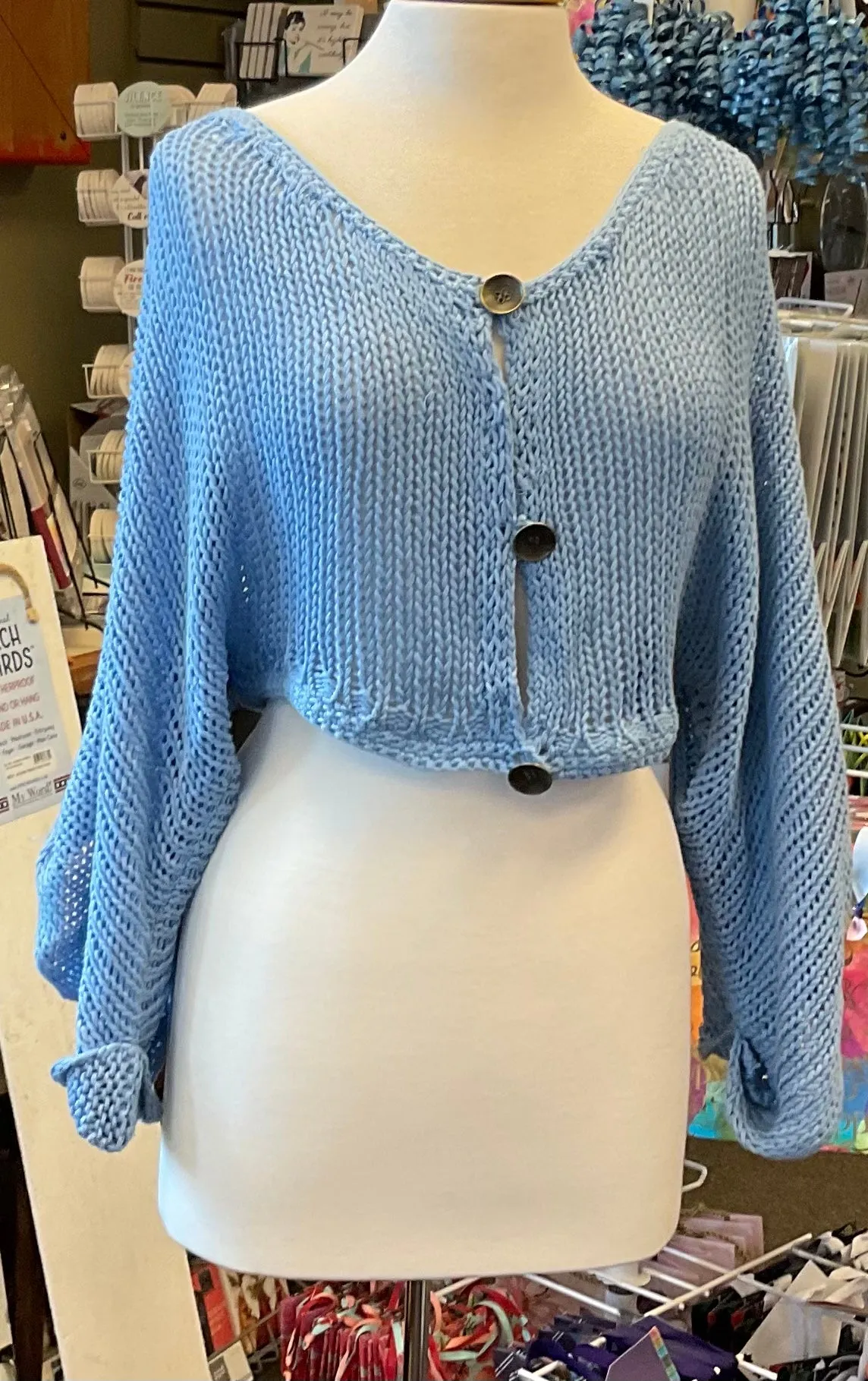 OPEN KNITTED CROPPED SWEATER W/BUTTON DETAIL COLOR LG/XLG