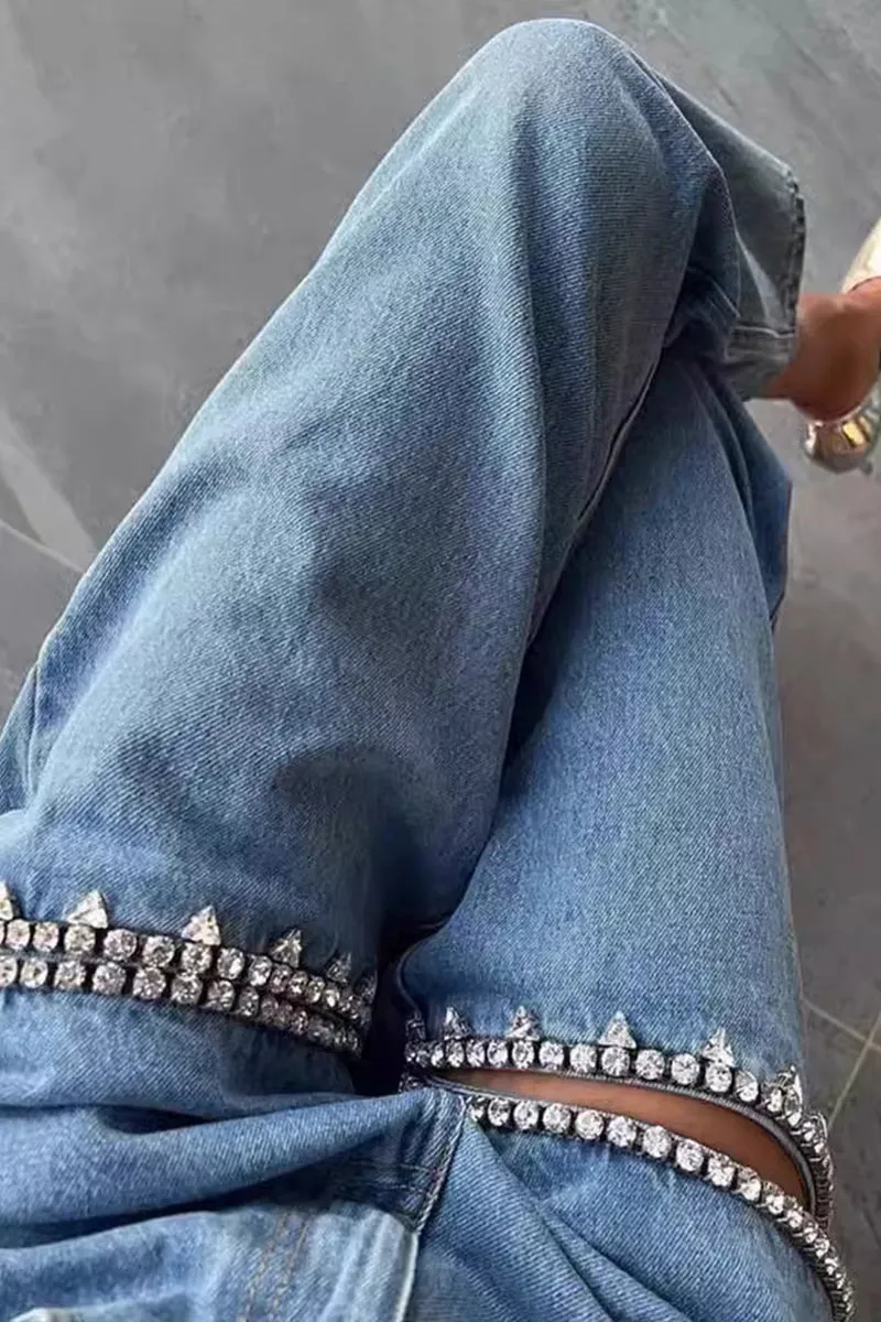 PM0282 Rhinestones Straight Leg Jeans