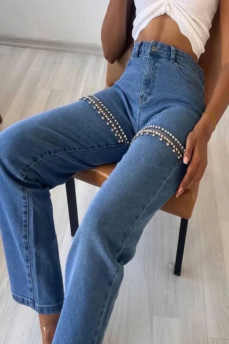PM0282 Rhinestones Straight Leg Jeans