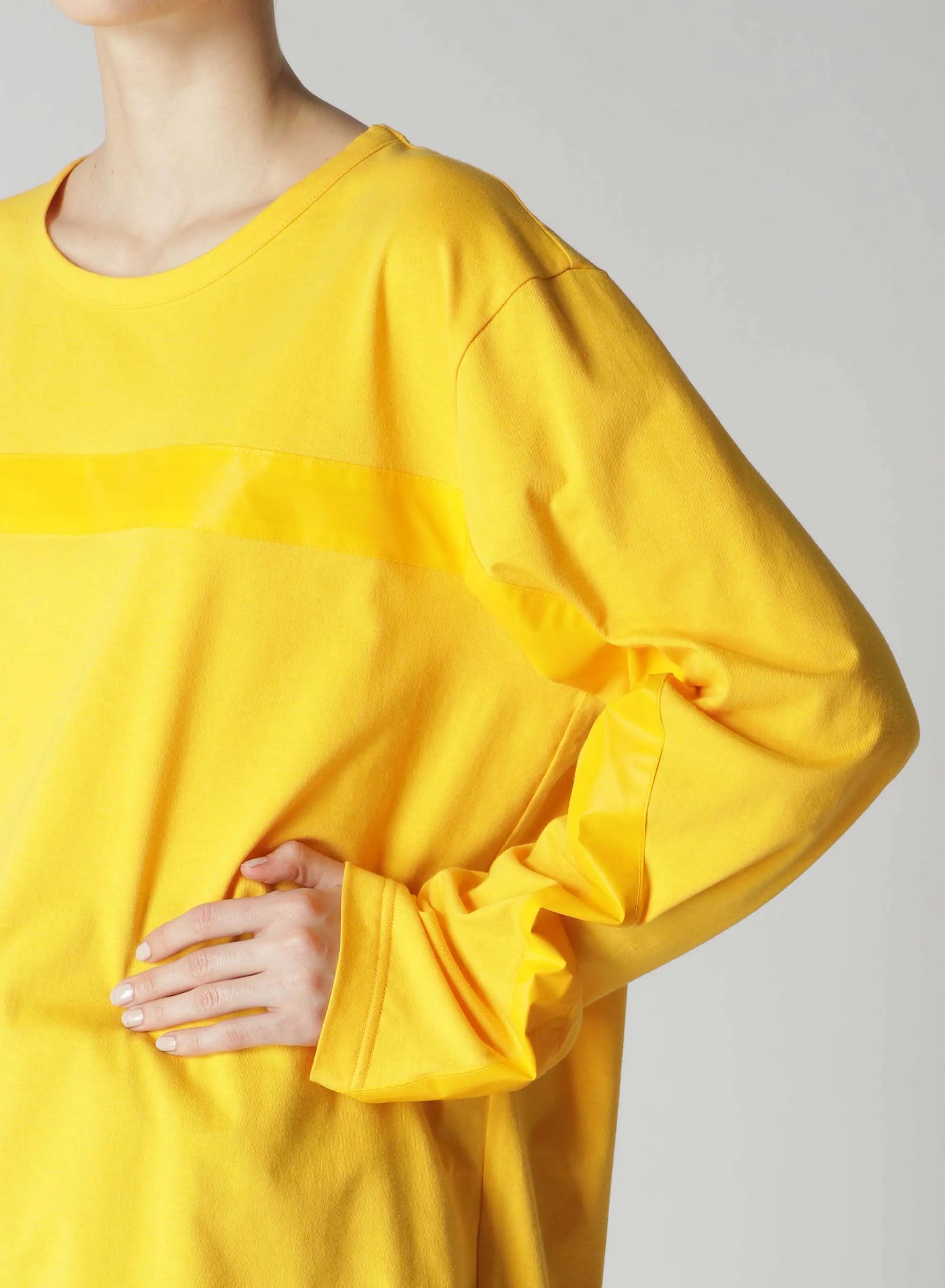 STRIP DETAIL LONG SLEEVE T-SHIRT