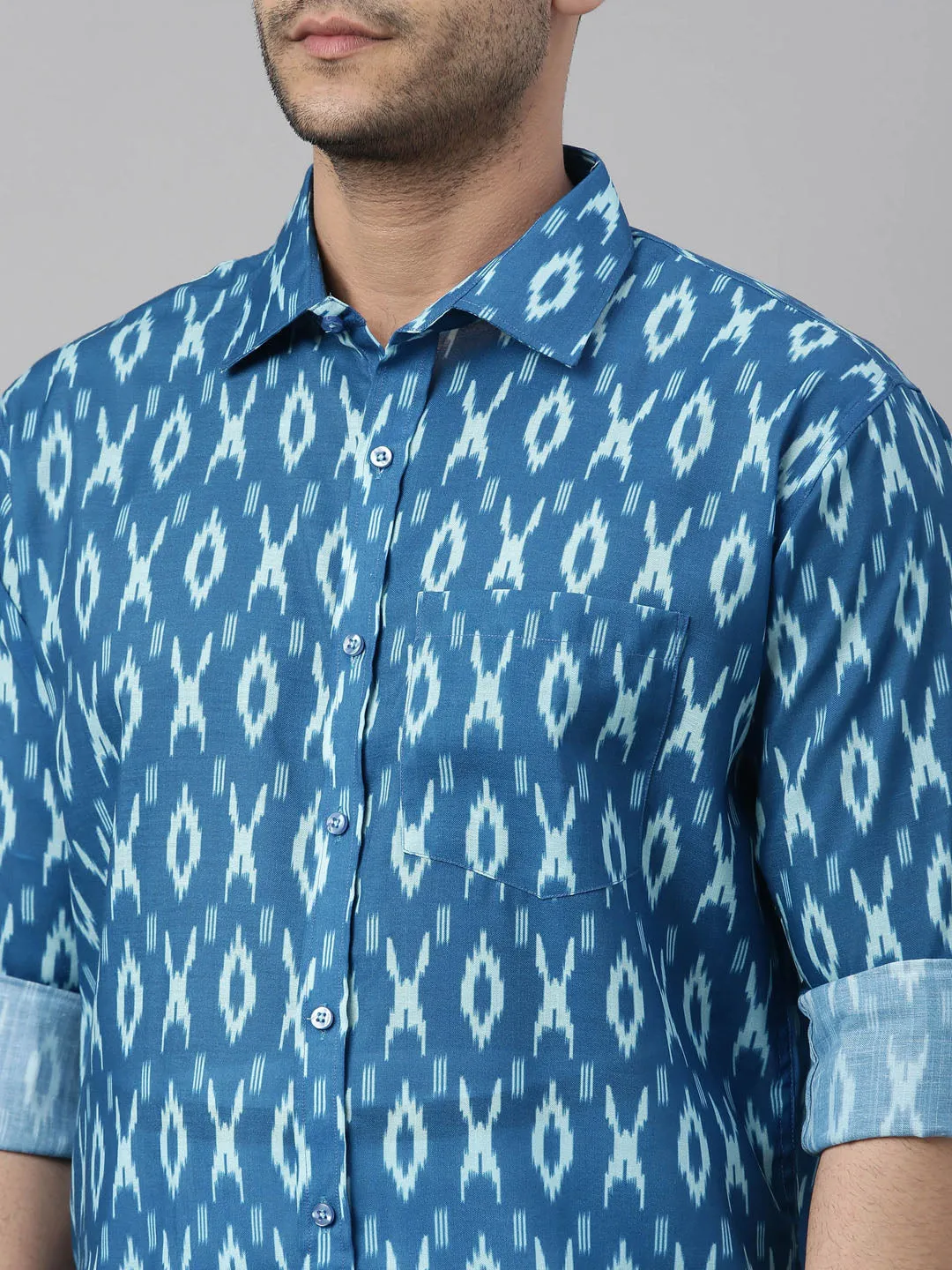 VASTRAMAY Men's Torquoise Blue Ikkat Print Shirt And Mundu Set